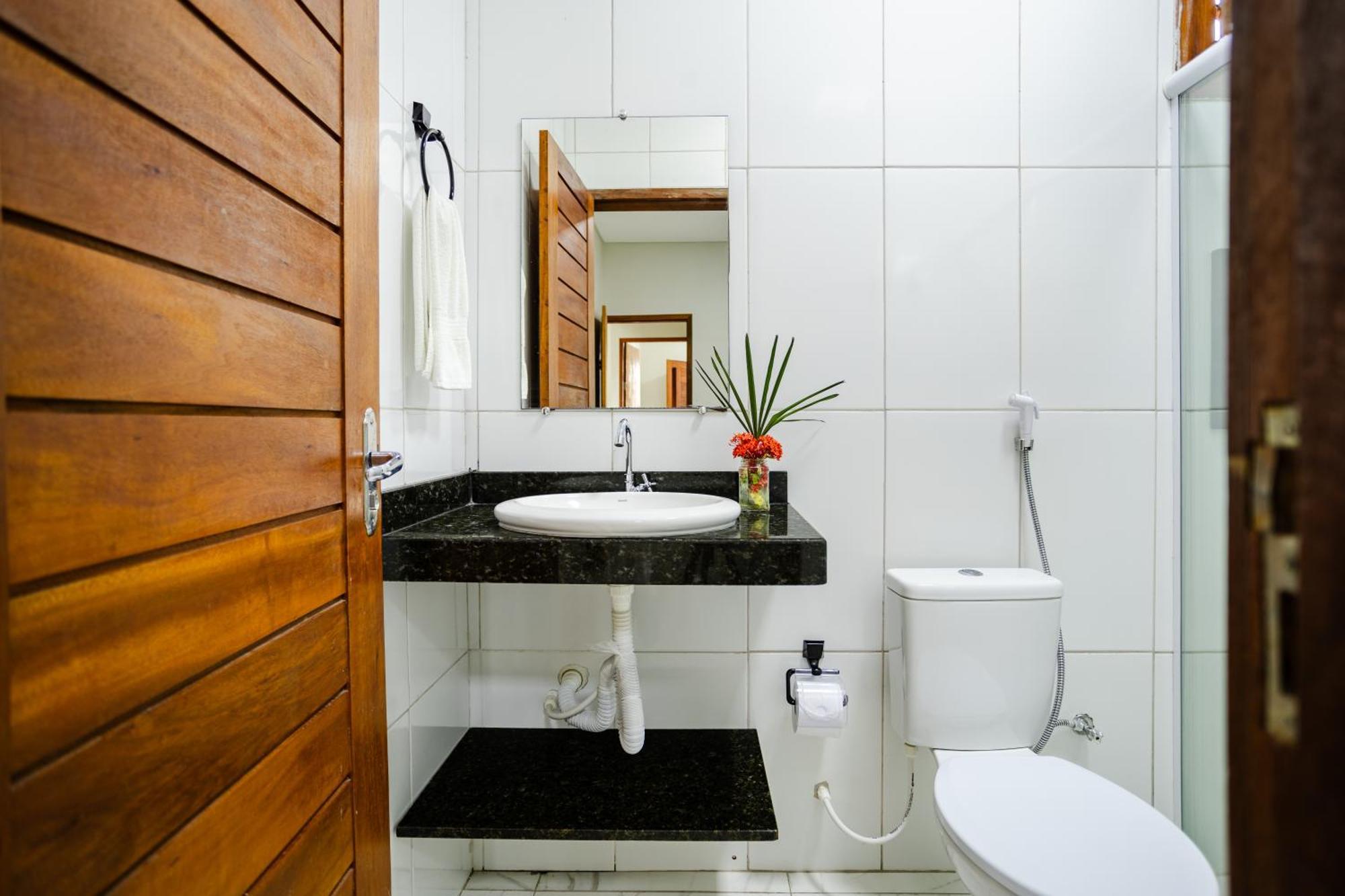 Casa No Prea Com Piscina ! Villa Exteriör bild